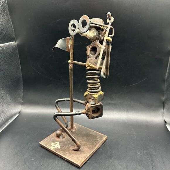 Vintage Metal Golfer Nuts Bolts Figure Flag Welded Art Unique Signed DFF Patina - Picture 16 of 16